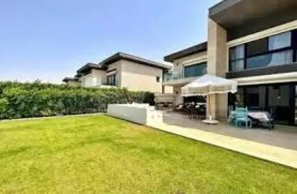 فيلا - 6 غرف نوم - 6 حمامات للبيع في سوان ليك قطامية - التجمع الاول - مدينة القاهرة الجديدة - القاهرة