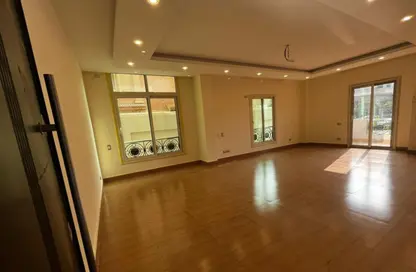 Apartment - 3 Bedrooms - 2 Bathrooms for rent in Doctor Yassin Abdel Ghaffar St. - Area C - Ganoob El Acadimia - New Cairo City - Cairo