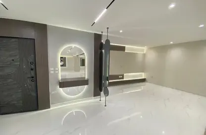 شقة - 4 غرف نوم - 3 حمامات للبيع في شارع احمد فخري - المنطقة السادسة - مدينة نصر - القاهرة