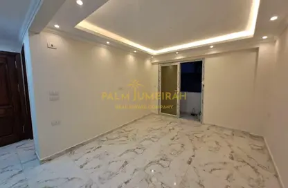 Apartment - 3 Bedrooms - 3 Bathrooms for sale in Al Farek Ismail Srhank St. - Laurent - Hay Sharq - Alexandria