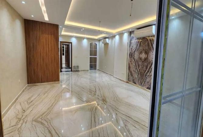 8233710 - Property Main Image