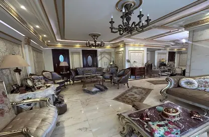 شقة - 5 غرف نوم - 4 حمامات للبيع في شارع فؤاد - محطة الرمل - حي وسط - الاسكندرية شقة - 5 غرف نوم - 4 حمامات للبيع في شارع فؤاد - محطة الرمل - حي وسط - الاسكندرية