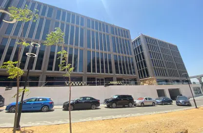 محل - استوديو - 2 حمامات للبيع في شارع ال ٩٠ الجنوبي - شارع التسعين الجنوبي - التجمع الخامس - مدينة القاهرة الجديدة - القاهرة