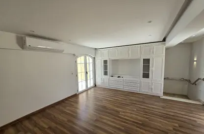 Apartment - 3 Bedrooms - 2 Bathrooms for rent in Villa Square - Fifth Square - The 5th Settlement - New Cairo City - Cairo
