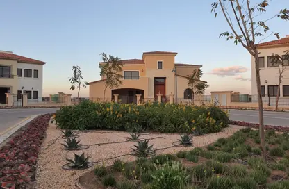 Villa - 4 Bedrooms - 4 Bathrooms for sale in Levana - Uptown Cairo - Mokattam - Cairo