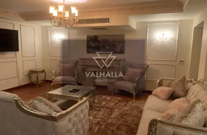 شقة - 2 غرف نوم - 2 حمامات للايجار في شارع محمد مظهر - الزمالك - القاهرة