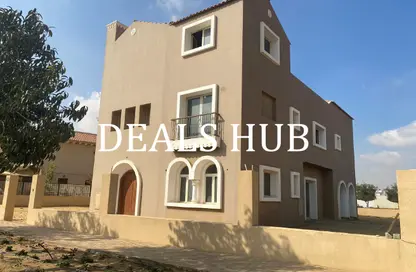Villa - 5 Bedrooms - 7 Bathrooms for sale in Hyde Park - New Cairo City - Cairo
