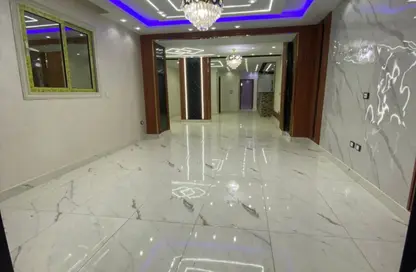 Apartment - 3 Bedrooms - 3 Bathrooms for sale in Gate 3 old - Khafre - Hadayek El Ahram - Giza