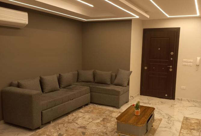 8372501 - Property Image 2