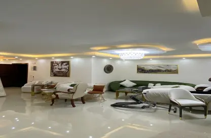 Apartment - 3 Bedrooms - 3 Bathrooms for sale in Ibn Hokal St. - San Stefano - Hay Sharq - Alexandria