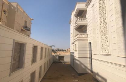 فيلا - 8 غرف نوم - 8 حمامات للبيع في لافيدا البستان - محور 26 يوليو - مدينة 6 أكتوبر - الجيزة
