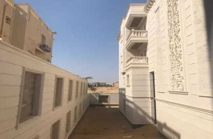 فيلا - 8 غرف نوم - 8 حمامات للبيع في لافيدا البستان - محور 26 يوليو - مدينة 6 أكتوبر - الجيزة