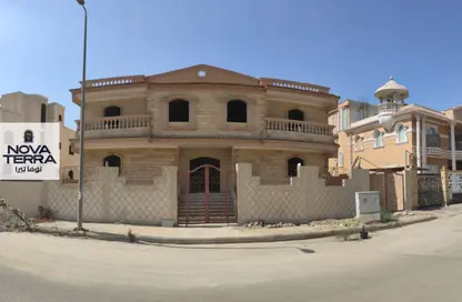 Apartment - 3 Bedrooms - 2 Bathrooms for sale in Al Bostan St. - 9th District - Sheikh Zayed City - Giza