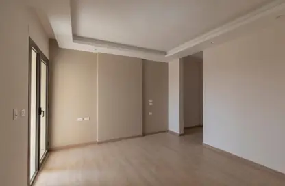 Apartment - 3 Bedrooms - 3 Bathrooms for sale in Sun Capital - Fayoum Desert road - 6 October City - Giza
