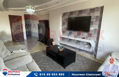 شقة - 3 غرف نوم - 2 حمامات للايجار في شارع سانت جين - كفر عبده - رشدي - حي شرق - الاسكندرية