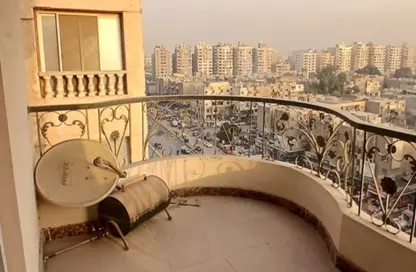 Apartment - 3 Bedrooms - 2 Bathrooms for sale in Ahmed Al Zomor St. - 10th District - Nasr City - Cairo