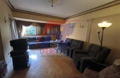 Apartment - 3 Bedrooms - 1 Bathroom for sale in Gamal Eldin Kassem St. - 8th Zone - Nasr City - Cairo