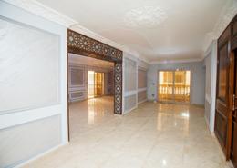 شقة - 6 غرف نوم - 3 حمامات for للبيع in ميامي - حي اول المنتزة - الاسكندرية