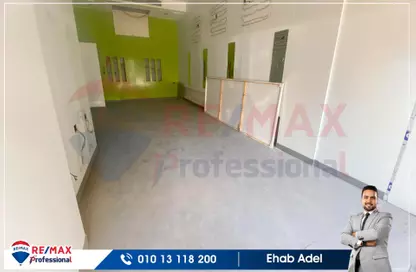 Shop - Studio - 1 Bathroom for sale in Mostafa Abou Heif St. - Saba Basha - Hay Sharq - Alexandria
