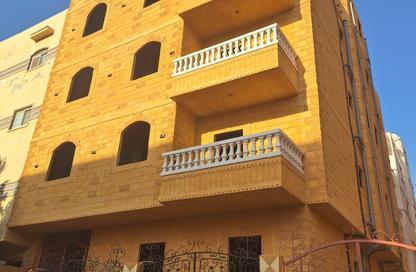 بناية كاملة - 8 غرف نوم - 8 حمامات للبيع في مدينة بدر - القاهرة