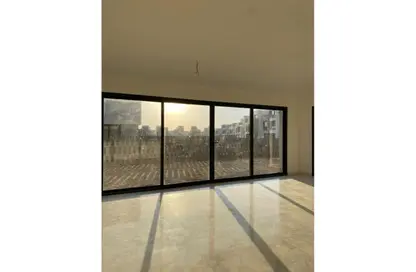فيلا - 5 غرف نوم - 5 حمامات للايجار في كمبوند البروج - كمبوندات الشروق - مدينة الشروق - القاهرة