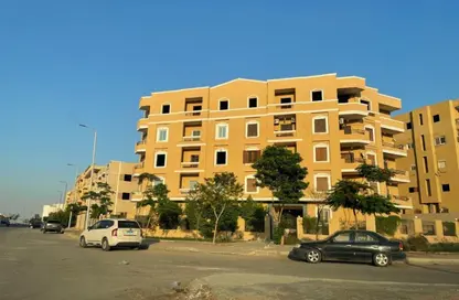 Apartment - 3 Bedrooms - 2 Bathrooms for sale in 4th Neighborhood - 4th Area - Shorouk City - Cairo