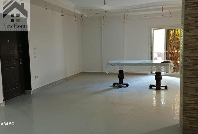 8406389 - Property Image 2