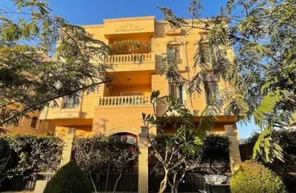Apartment - 4 Bedrooms - 3 Bathrooms for sale in Ganoob El Acadimia - New Cairo City - Cairo