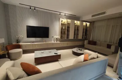 Villa - 4 Bedrooms - 5 Bathrooms for sale in Village Gardens Katameya - 5th Settlement Compounds - The 5th Settlement - New Cairo City - Cairo