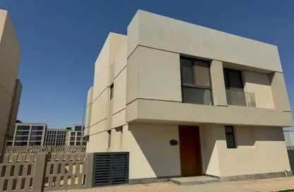 فيلا - 5 غرف نوم - 5 حمامات للبيع في كمبوند البروج - كمبوندات الشروق - مدينة الشروق - القاهرة