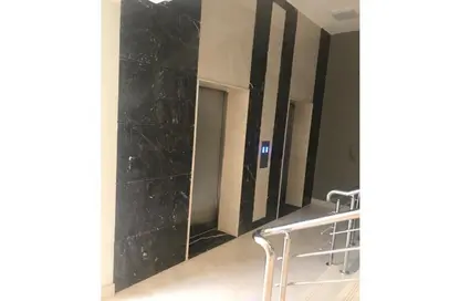 Office Space - Studio - 1 Bathroom for rent in West Park Mall - 26th of July Corridor - 6 October City - Giza