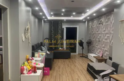 شقة - 3 غرف نوم - 1 حمام للبيع في شارع القاسم ( مصطفى كامل سابقا ) - الرأس السوداء - حي اول المنتزة - الاسكندرية