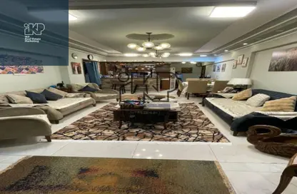 شقة - 3 غرف نوم - 1 حمام للبيع في شارع 9 - الهضبة العليا - المقطم - القاهرة