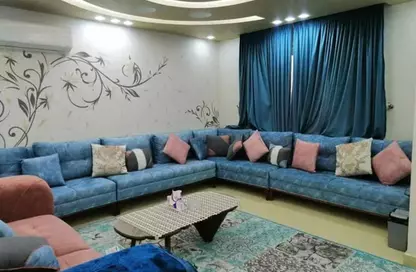 شقة - 3 غرف نوم - 3 حمامات للايجار في شارع الحسين - المهندسين - الجيزة