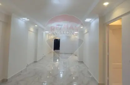 Apartment - 3 Bedrooms - 2 Bathrooms for sale in Ahmed Allam St. - Sporting - Hay Sharq - Alexandria