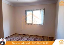 شقة - 3 غرف نوم - 1 حمام for للبيع in شارع الأنوار - محرم بك - حي شرق - الاسكندرية