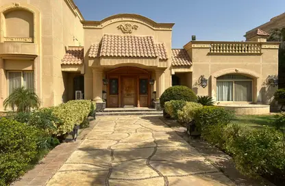 Villa - 5 Bedrooms - 7 Bathrooms for sale in Al Safwa - 26th of July Corridor - 6 October City - Giza