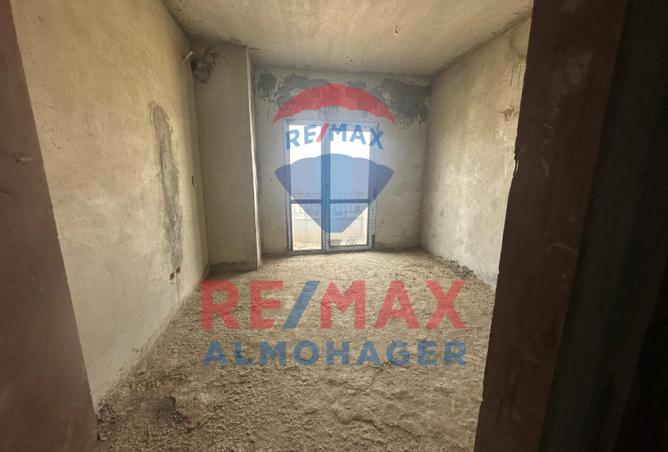 8481401 - Property Image 2