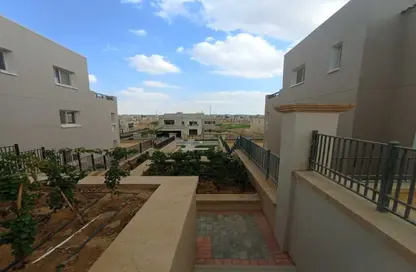 فيلا - 6 غرف نوم - 6 حمامات للبيع في سيليستا هيلز - اب تاون كايرو - المقطم - القاهرة