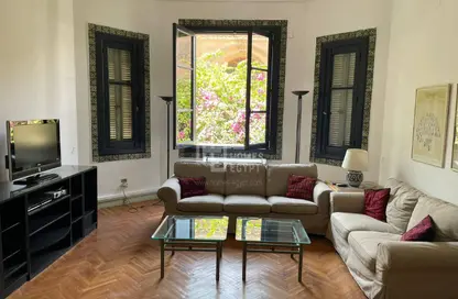 شقة - 2 غرف نوم - 2 حمامات للايجار في شارع محمد مرعشلي - الزمالك - القاهرة