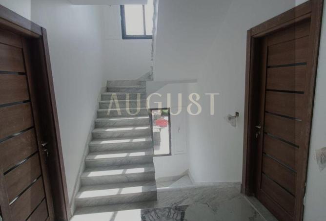 8320381 - Property Image 2