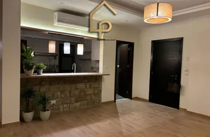 Apartment - 2 Bedrooms - 3 Bathrooms for rent in The Courtyards - Sheikh Zayed Compounds - Sheikh Zayed City - Giza