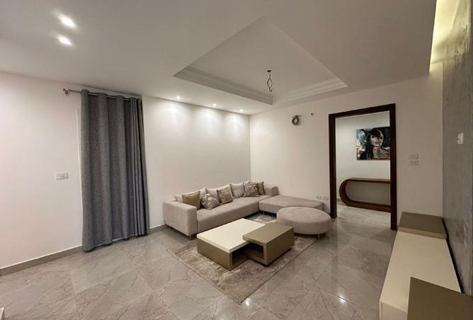 8233925 - Property Image 3