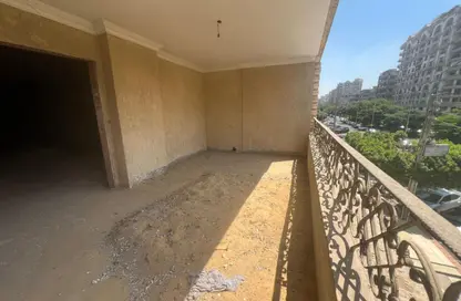 Apartment - 4 Bedrooms - 4 Bathrooms for sale in Al Horeya St. - Almazah - Heliopolis - Masr El Gedida - Cairo
