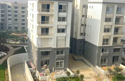 Apartment - 2 Bedrooms - 2 Bathrooms for sale in The Residences - Hyde Park - New Cairo City - Cairo