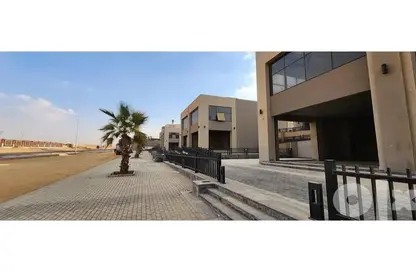 محل - استوديو - 1 حمام للايجار في كمبوند فيلدج جاردن القطامية - كمبوندات التجمع الخامس - التجمع الخامس - مدينة القاهرة الجديدة - القاهرة