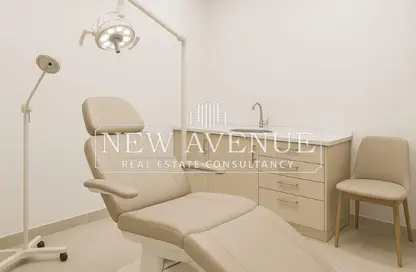 عيادة - استوديو - 1 حمام للبيع في موراي - شارع التسعين الشمالي - التجمع الخامس - مدينة القاهرة الجديدة - القاهرة