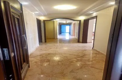 Apartment - 3 Bedrooms - 2 Bathrooms for sale in Hosny Othman St. - Al Sefarat District - Nasr City - Cairo