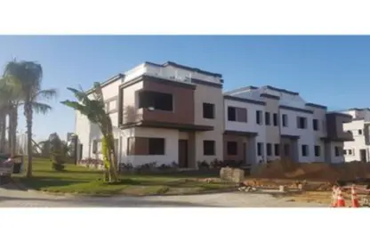 Townhouse - 5 Bedrooms - 4 Bathrooms for sale in Azzar 2 - 5th Settlement Compounds - The 5th Settlement - New Cairo City - Cairo