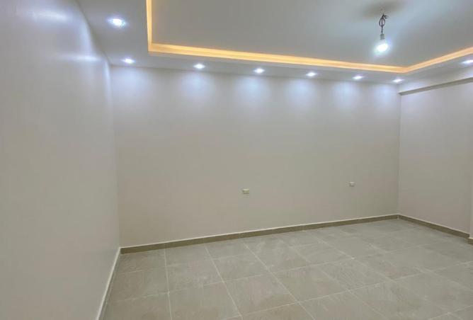 8345000 - Property Image 3